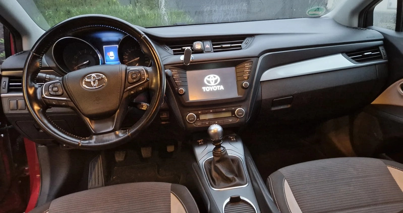 Toyota Avensis cena 53900 przebieg: 238000, rok produkcji 2018 z Leśnica małe 254